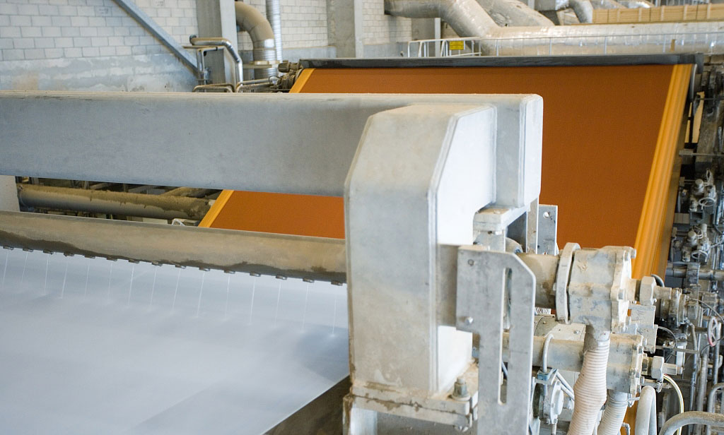 パルプ化と紙の添加物