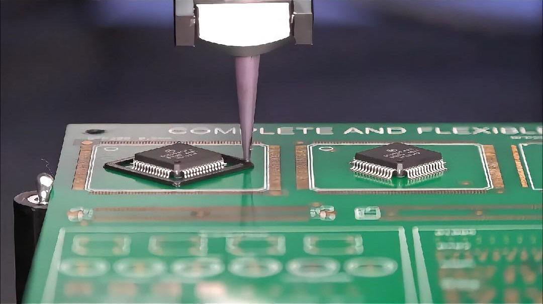 電子パッケージングの接着剤