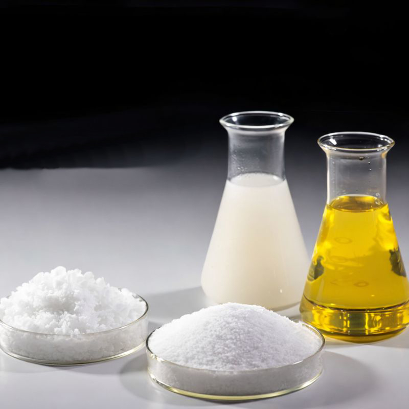 界面活性剤を理解する: 乳化剤と可溶化剤の違い